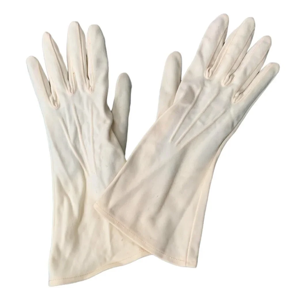 VTG Womens Pair of Dressy Gloves Off-White/Ivory Trapunto Stitching Accent  #92R